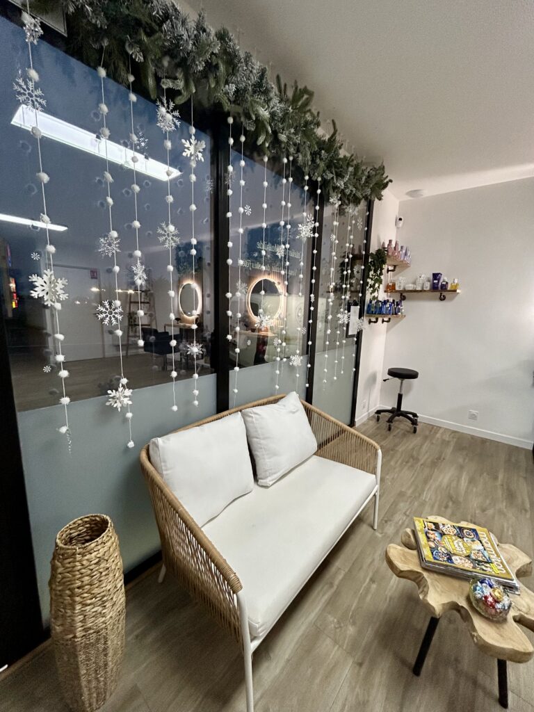 décoration d'une vitrine de commerce à tal ar Groas , par camille happy event