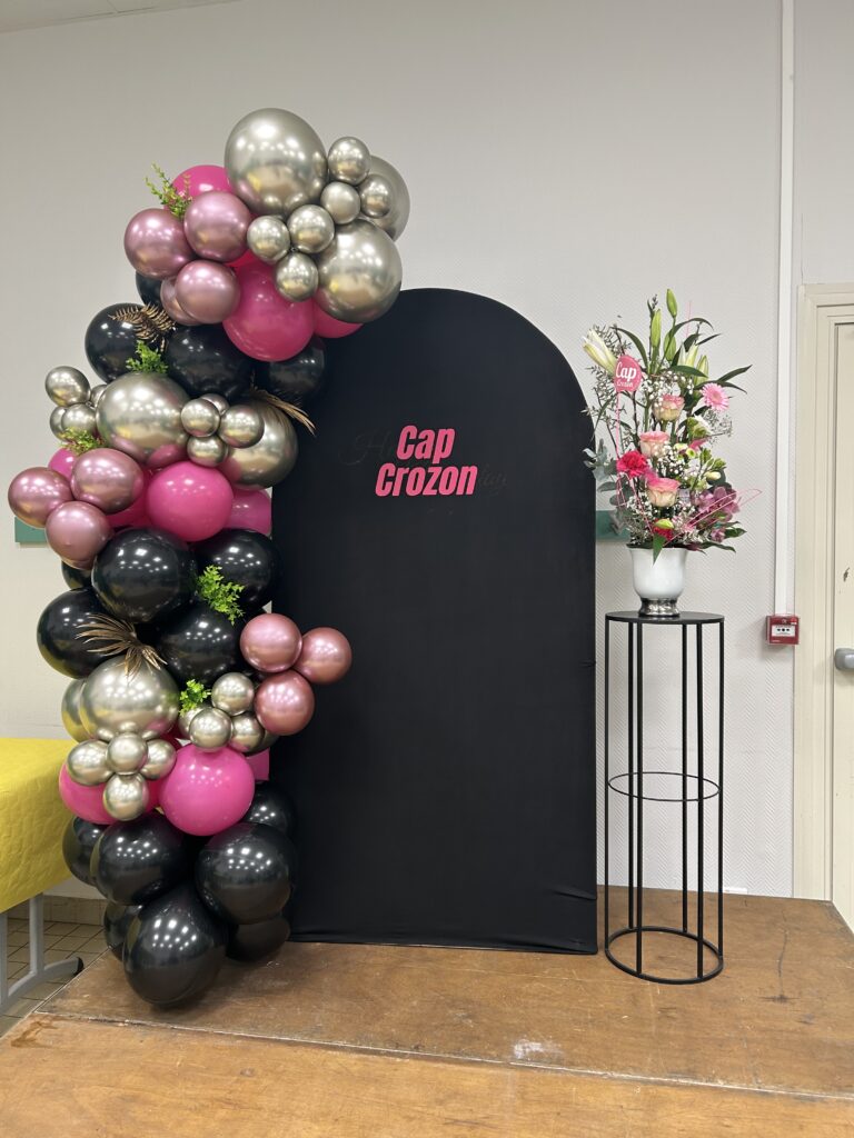Arche de ballons avec back drop pour l'association des Commerçants de Crozon