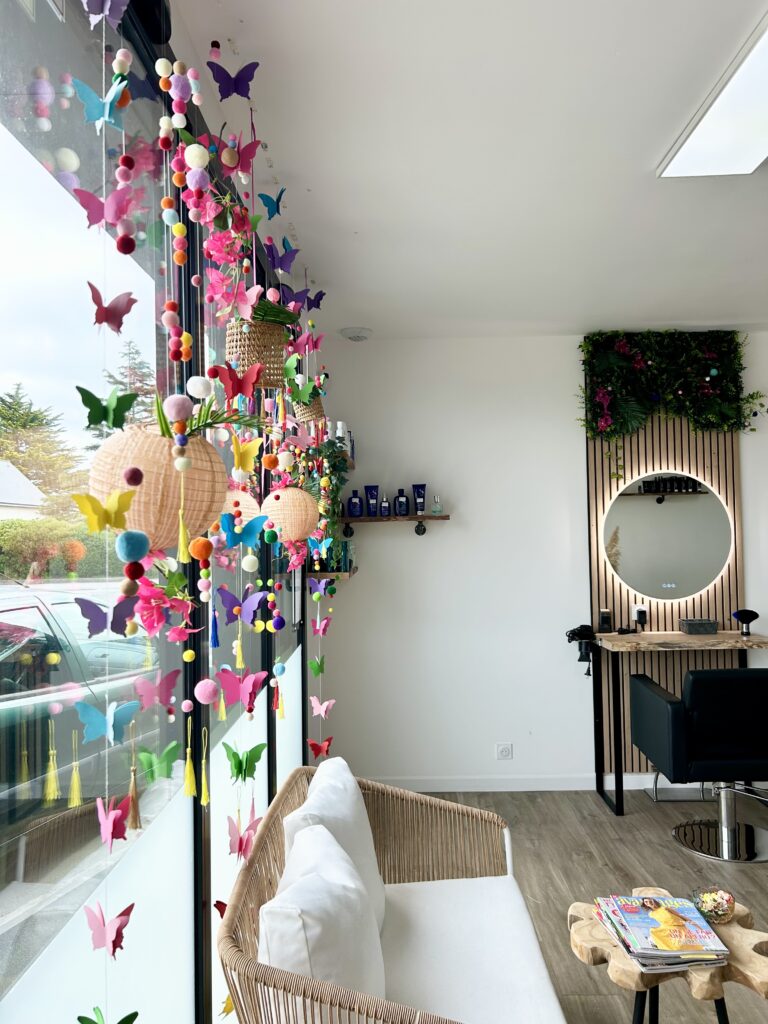 Décoration pour un salon de coiffure dans le finistere